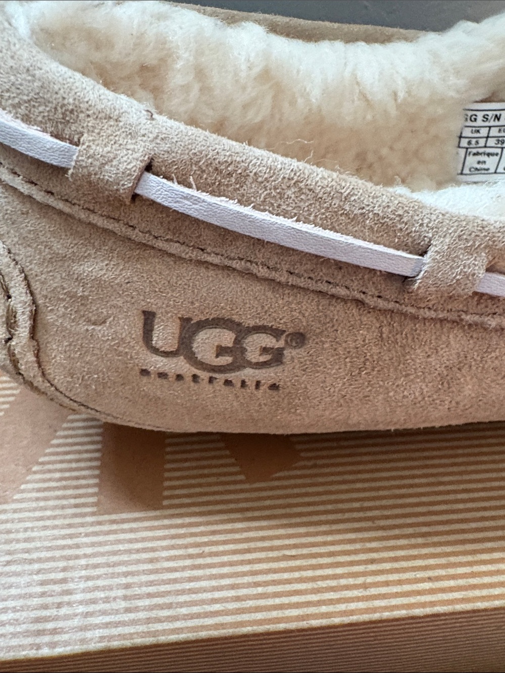 UGG Australia Women's Dakota Chestnut Suede Moccasin Slippers with Bow - Size 8 - Picture 8 of 13